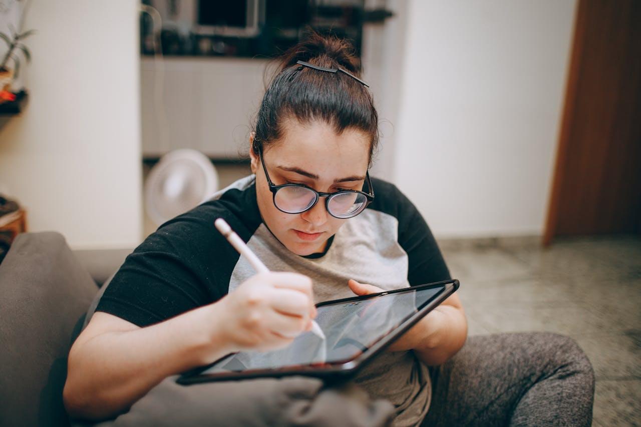 изучение лекций на планшете